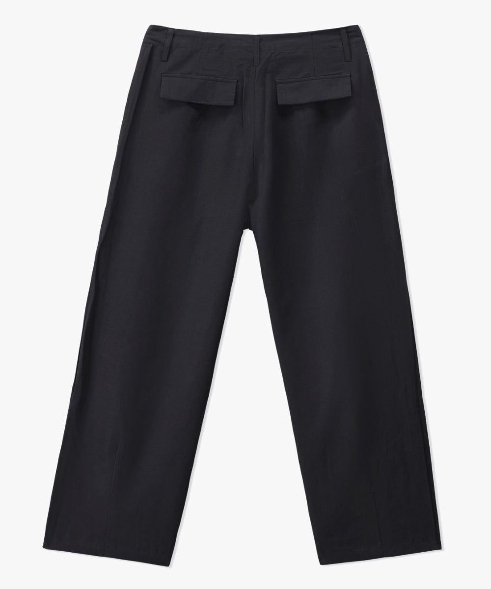 Straight-Leg Trousers with Clean Fit for Smart Styling