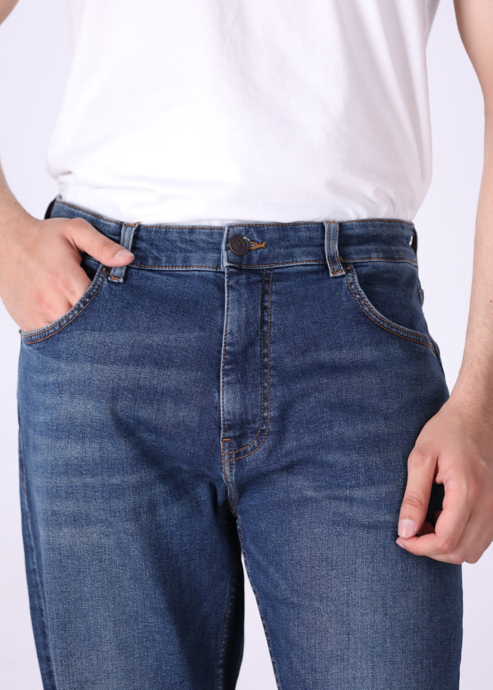 Relaxed Fit Jeans | Tailored Fit for a Sharp, Modern Look