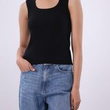 KNIT SLEEVE LESS SWEATER