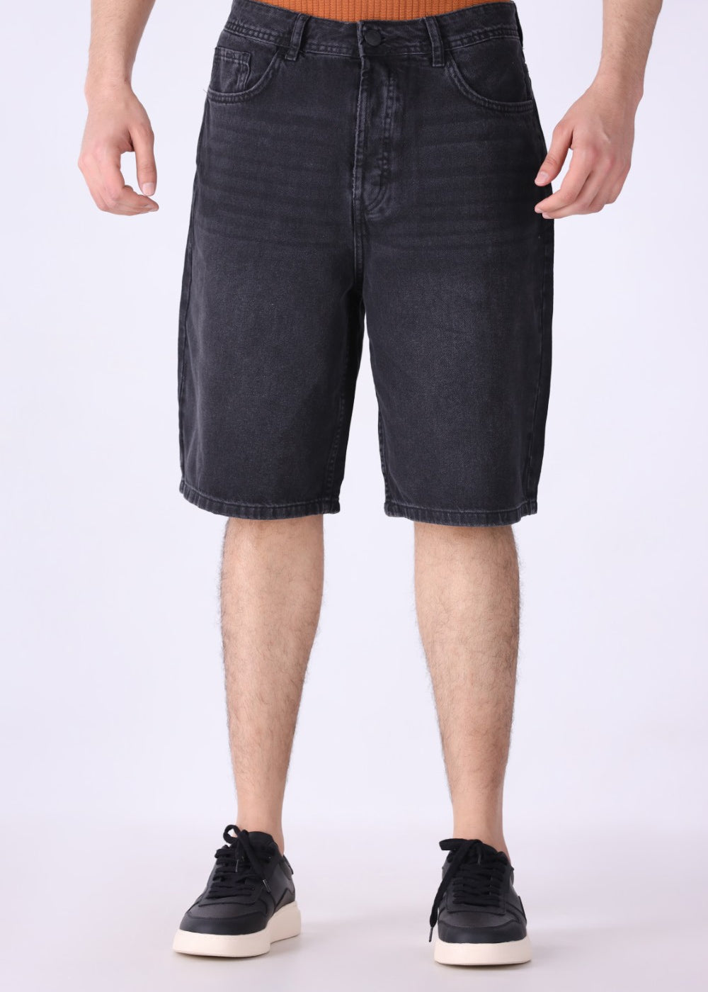 Classic Mid-Wash Denim Shorts for Summer Casual Styling