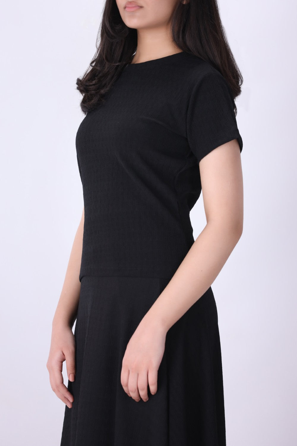 Side view of fitted ribbed t-shirt
