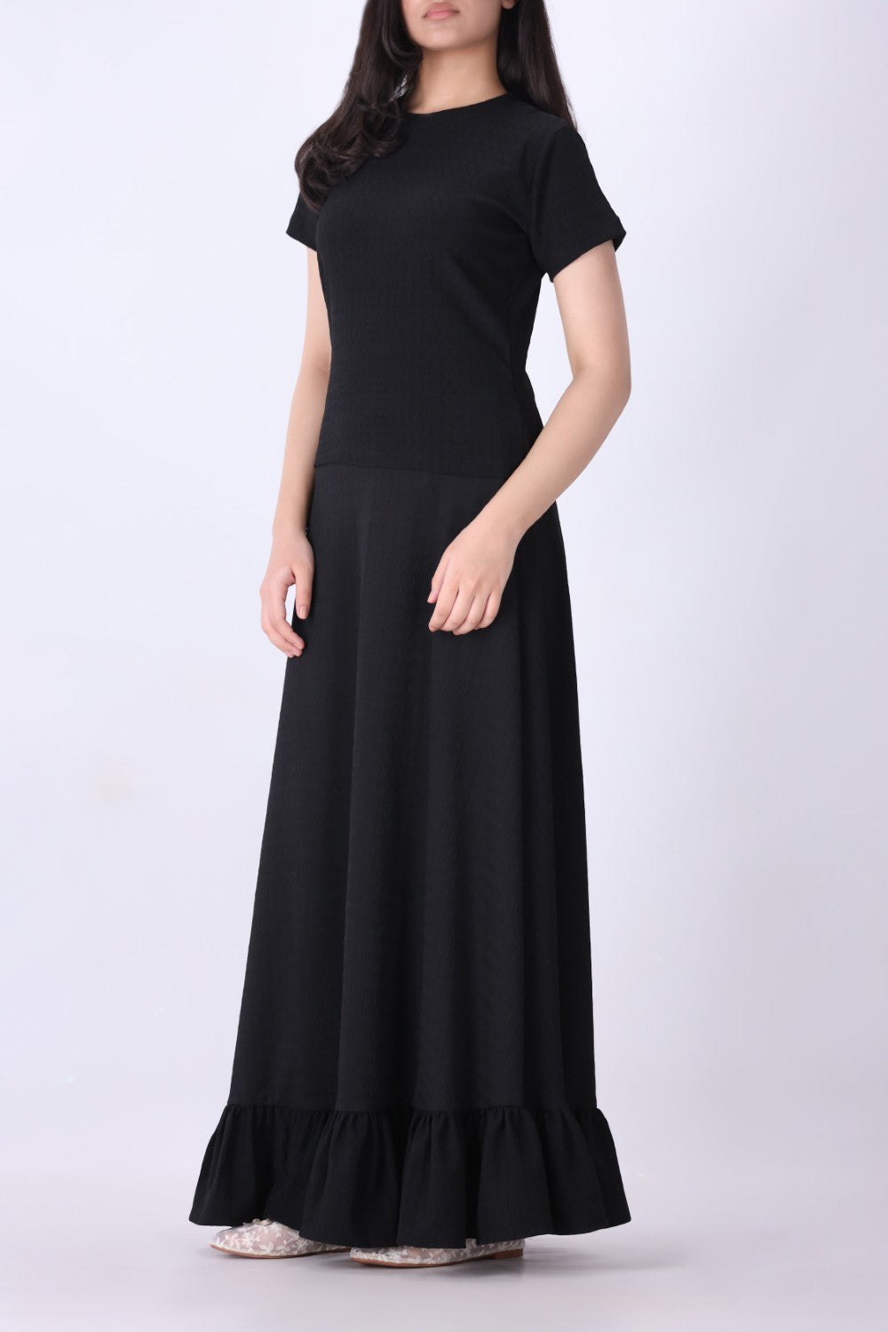 Side view of fitted ribbed t-shirt

