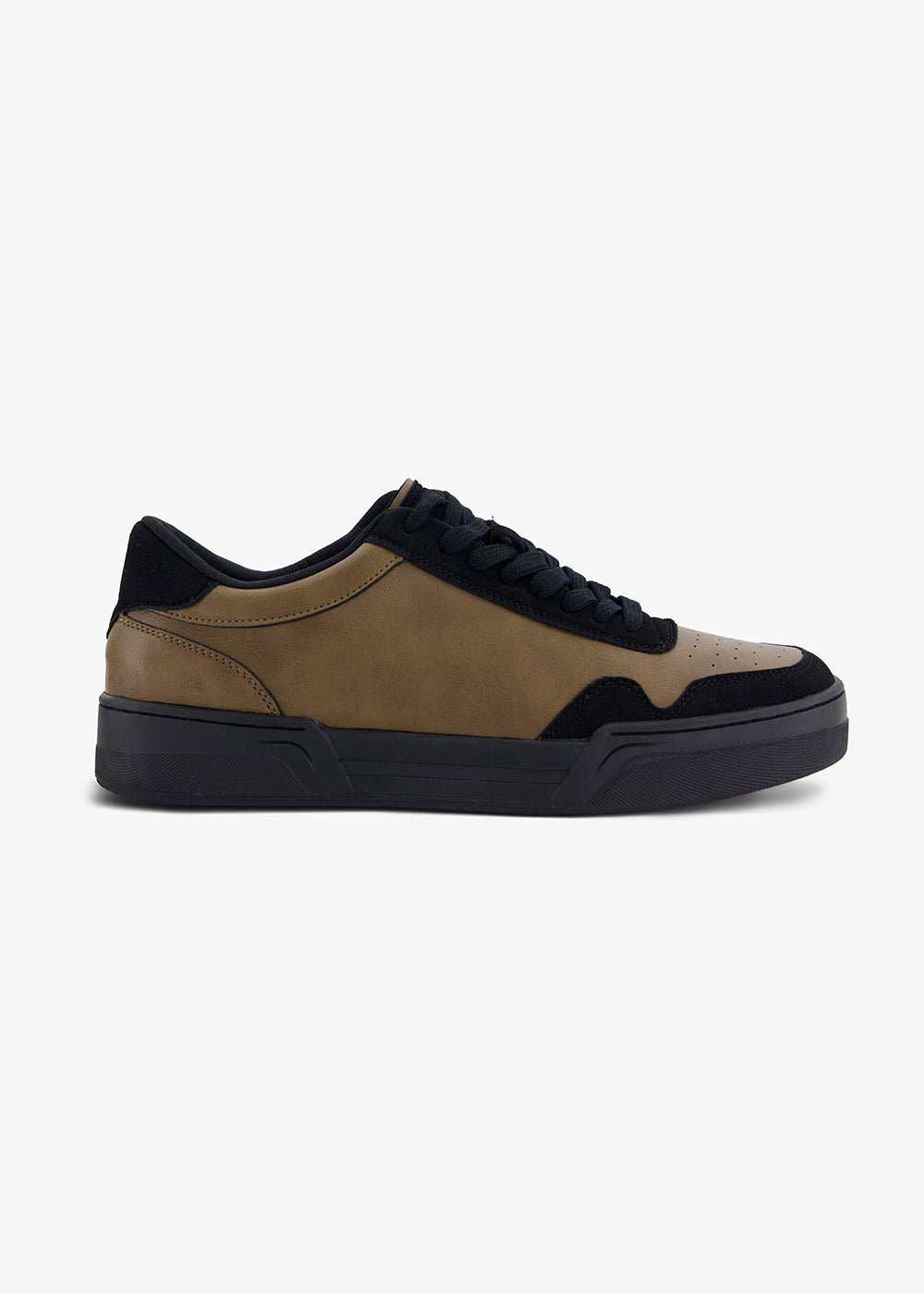 Retro style sneakers | Stylish Pick for Casual Looks
