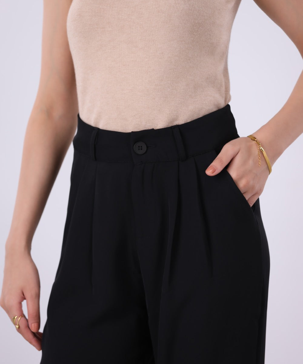 Wide-Leg Trouser