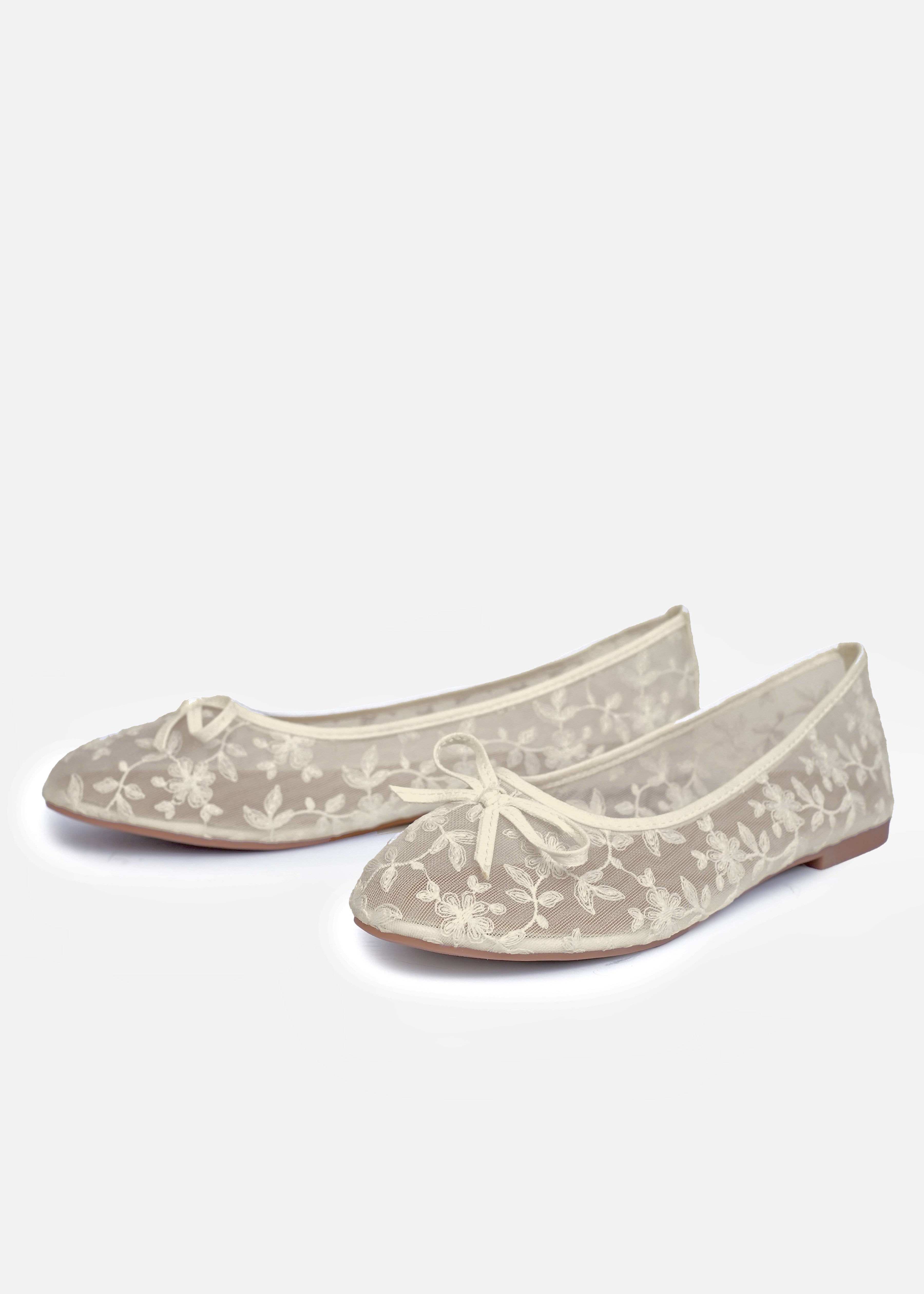 Floral Lace Ballerina Flats in Ivory | Women'S Fashion Flats